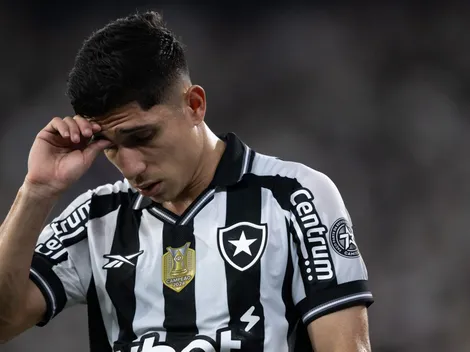 Torcedores do Botafogo reclamam pela não divulgação do VAR contra o Internacional