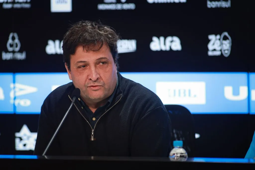Alberto Guerra revelou dívida do Botafogo com o Grêmio – Foto: Maxi Franzoi/AGIF.