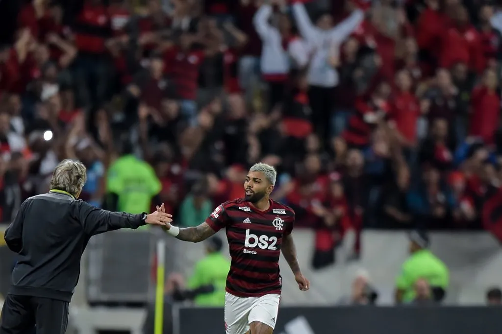Gabigol ex-jogador do Flamengo comemora seu gol com Jorge Jesus. Foto: Thiago Ribeiro/AGIF
