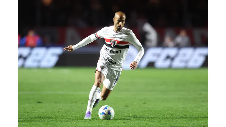 Lucas Moura atuando no São Paulo