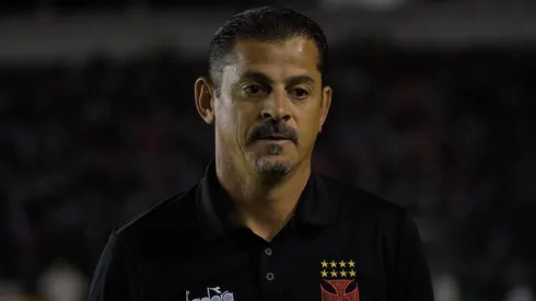 RJ – Rio de Janeiro – 22/11/2018 – Brasileiro A 2018, Vasco x Sao Paulo – Valdir Bigode auxiliar tecnico do Vasco durante partida contra o Sao Paulo no estadio Sao Januario pelo campeonato Brasileiro A 2018. Foto: Thiago Ribeiro/AGIF