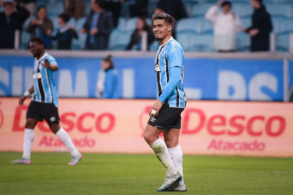 RS – PORTO ALEGRE – 08/07/2025 – RECOPA GAUCHA 2025, GREMIO X SAO JOSE – Matias Arezo jogador do Gremio durante partida contra o Sao Jose no estadio Arena do Gremio pelo campeonato Recopa Gaucha 2025. Foto: Maxi Franzoi/AGIF