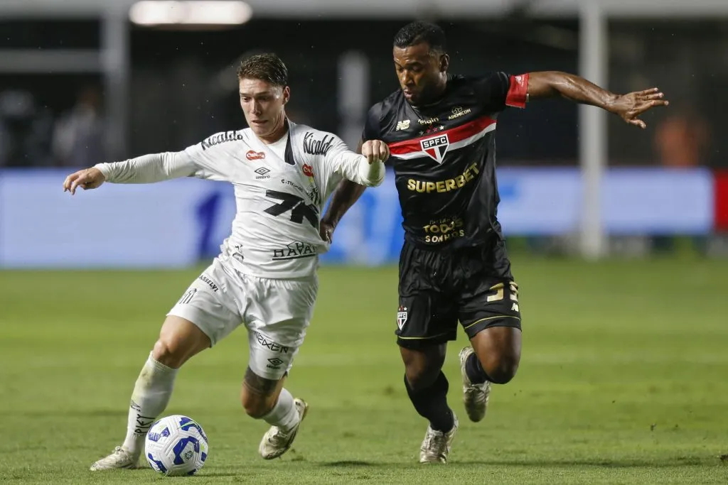 Benjamin Rollheiser atuando em Santos x São Paulo –  (Photo by Miguel Schincariol/Getty Images)