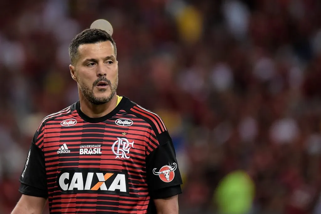 Júlio César elogia goleiro do Flamengo. Foto: Thiago Ribeiro/AGIF