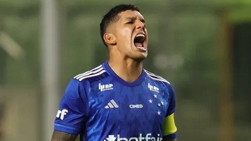 Lucas Romero durante confronto contra o América-MG no Campeonato Mineiro de 2025. Foto: Gilson Lobo/AGIF