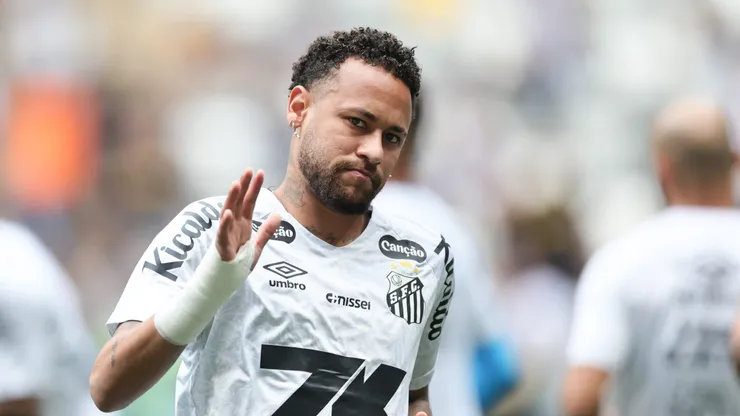 MG - BELO HORIZONTE - 14/09/2025 - BRASILEIRO A 2025, ATLETICO-MG X SANTOS - Neymar jogador do Santos durante aquecimento antes da partida contra o Atletico-MG no estadio Arena MRV pelo campeonato Brasileiro A 2025. Foto: Gilson Lobo/AGIF