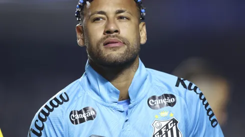 Neymar durante confronto contra o Juventude no Brasileirão 2025.