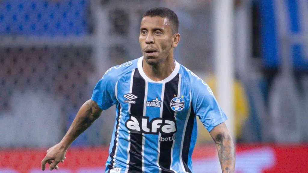 Marcos Rocha em campo pelo Grêmio. Foto: Maxi Franzoi/AGIF