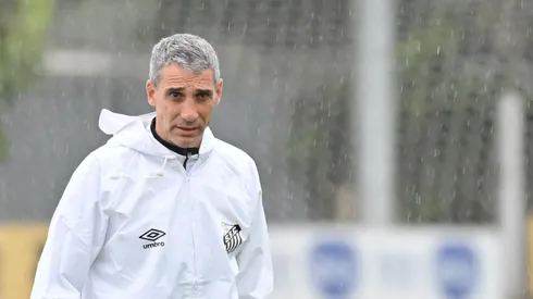 Vojvoda, técnico do Santos. Foto: Jota Erre/AGIF