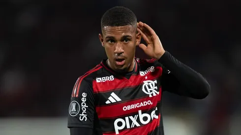 Samuel Lino em campo pelo Flamengo. Foto: Jorge Rodrigues/AGIF