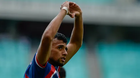 BA - SALVADOR - 09/02/2025 - BAIANO 2025, BAHIA X COLO-COLO - Lucho Rodriguez jogador do Bahia comemora seu gol com jogadores do seu time durante partida contra o Colo-Colo no estadio Arena Fonte Nova pelo campeonato Baiano 2025. Foto: Jhony Pinho/AGIF