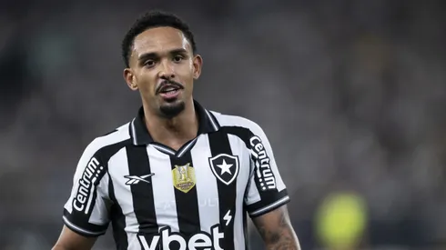 RJ – RIO DE JANEIRO – 04/06/2025 – BRASILEIRO A 2025, BOTAFOGO X CEARA – Vitinho jogador do Botafogo durante partida contra o Ceara no estadio Engenhao pelo campeonato Brasileiro A 2025. Foto: Jorge Rodrigues/AGIF