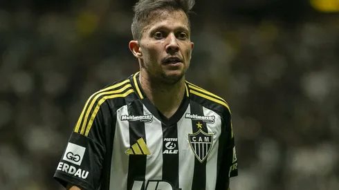 Bernard durante confronto contra o Sport no Campeonato Brasileiro de 2025.