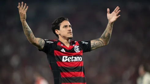 RJ - RIO DE JANEIRO - 18/09/2025 - COPA LIBERTADORES 2025, FLAMENGO X ESTUDIANTES - Pedro jogador do Flamengo comemora seu gol durante partida contra o Estudiantes no estadio Maracana pelo campeonato Copa Libertadores 2025. Foto: Jorge Rodrigues/AGIF