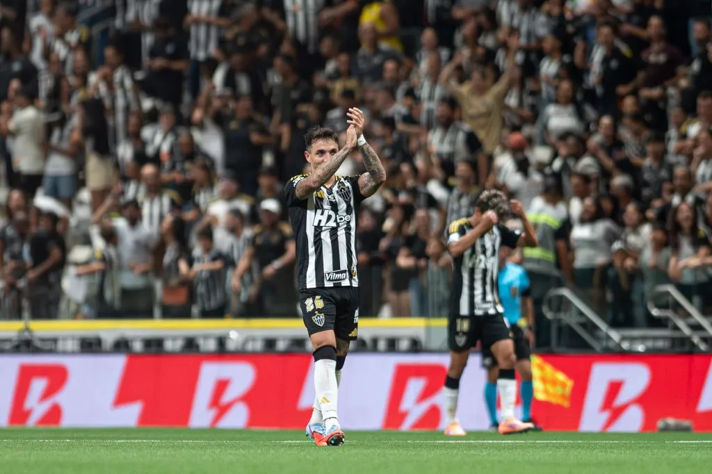 Saravia jogador do Atletico-MG durante partida contra o Sport no estadio Arena MRV pelo campeonato Brasileiro A 2025. Foto: Alessandra Torres/AGIF