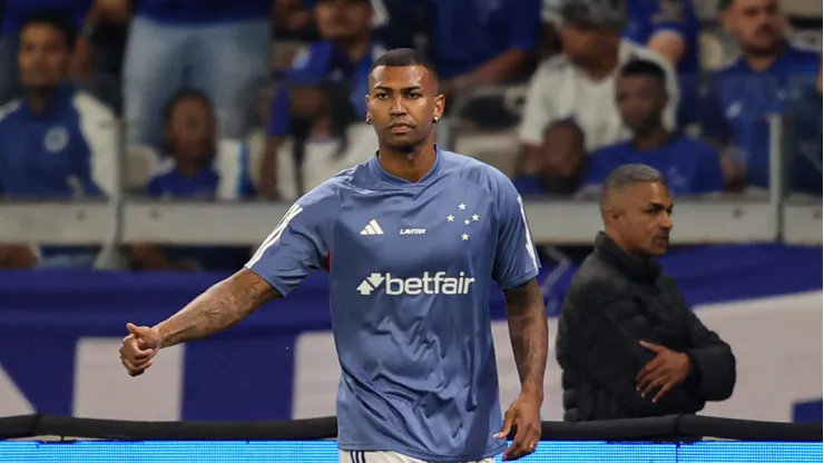 MG - BELO HORIZONTE - 24/07/2024 - BRASILEIRO A 2024, CRUZEIRO X JUVENTUDE - Walace jogador do Cruzeiro durante aquecimento antes da partida contra o Juventude no estadio Mineirao pelo campeonato Brasileiro A 2024. Foto: Gilson Lobo/AGIF