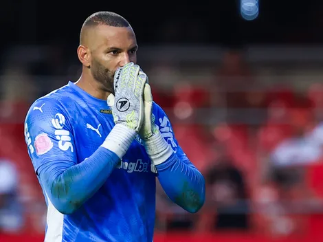 Weverton recebe homenagem e torcida do Palmeiras apoia goleiro