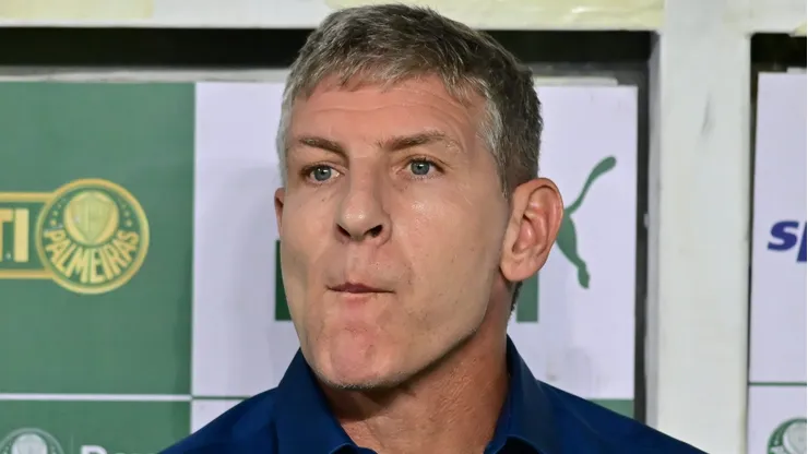 SP - SAO PAULO - 20/09/2025 - BRASILEIRO A 2025, PALMEIRAS X FORTALEZA - Martin Palermo tecnico do Fortaleza durante partida contra o Palmeiras no estadio Arena Allianz Parque pelo campeonato Brasileiro A 2025. Foto: Jota Erre/AGIF