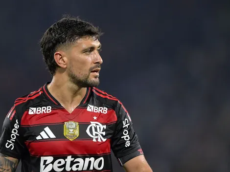 Arrascaeta, Saúl e Lino marcam Dia das Crianças no Flamengo