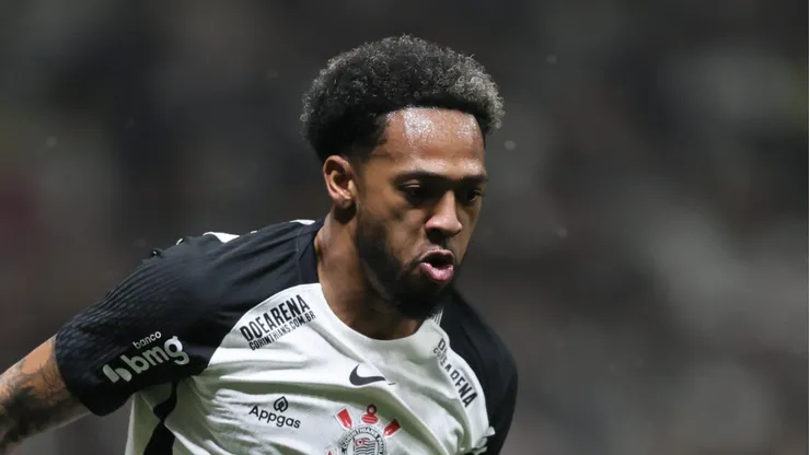 Martínez vive momento polêmico no Corinthians.