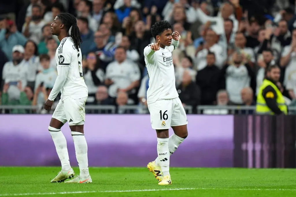 Endrick comemora gol marcado pelo Real Madrid. (Photo by Angel Martinez/Getty Images)