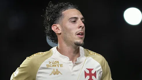Nuno Moreira durante confronto contra o Bahia no Brasileirão 2025. Foto: Thiago Ribeiro/AGIF