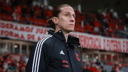 Filipe Luis tecnico do Flamengo durante partida contra o Internacional no estadio Beira-Rio pelo campeonato Brasileiro A 2025. Foto: Maxi Franzoi/AGIF