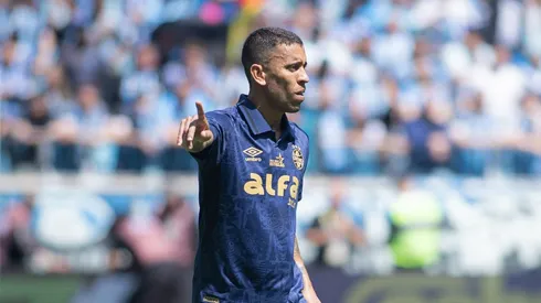Marcos Rocha jogador do Gremio durante partida contra o Vitoria no estadio Arena do Gremio pelo campeonato Brasileiro A 2025. Foto: Maxi Franzoi/AGIF