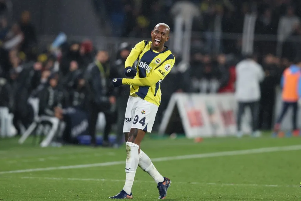 Anderson Talisca atuando no Fenerbahce –  (Photo by Ahmad Mora/Getty Images)