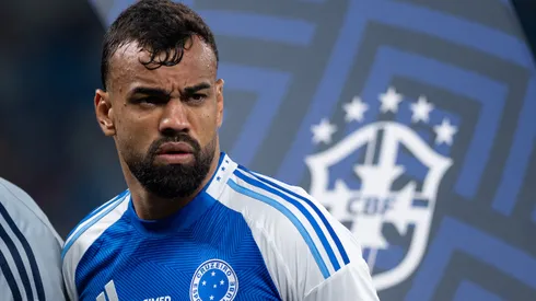 Fabricio Bruno Jogador do Cruzeiro durante entrada em campo para partida contra o Bragantino no estádio Mineirão pelo campeonato Brasileiro A 2025. Foto: Alessandra Torres/AGIF