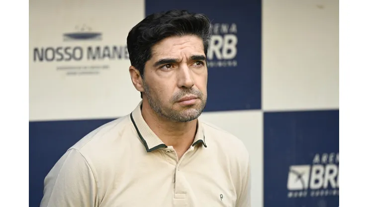 Abel Ferreira tecnico do Palmeiras durante partida contra o Vasco no estadio Mane Garrincha pelo campeonato Brasileiro A 2025.