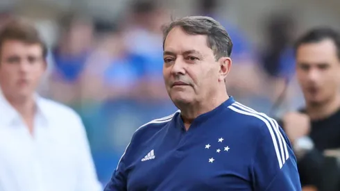 MG – BELO HORIZONTE – 10/08/2025 – BRASILEIRO A 2025, CRUZEIRO X SANTOS – Pedro Lourenco (Pedrinho) dono do Cruzeiro durante partida contra o Santos no estadio Mineirao pelo campeonato Brasileiro A 2025. Foto: Gilson Lobo/AGIF