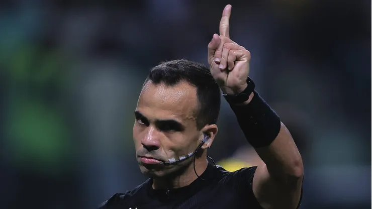 CBF escala Alex Gomes Stefano para Botafogo x Flamengo