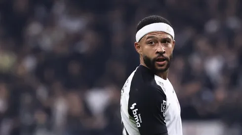 Memphis Depay vive indefinição no Corinthians