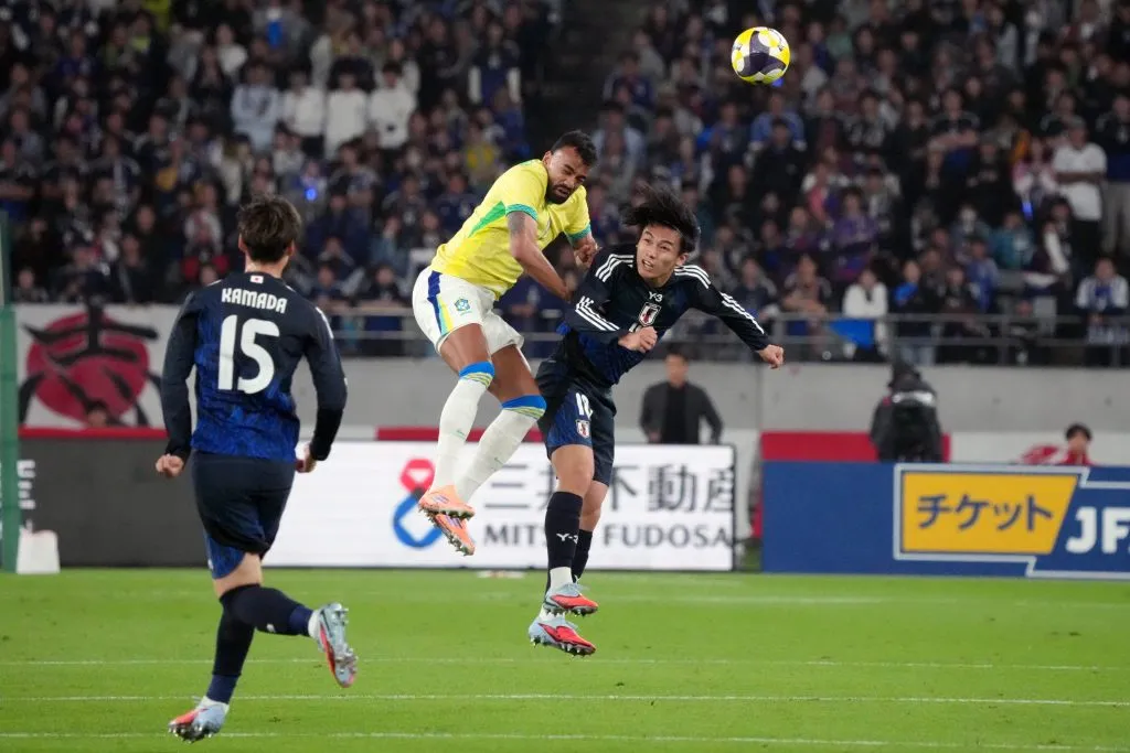 CHOFU, JAPAN – OCTOBER 14: Fabricio Bruno of Brazil and Ayase Ueda of Japan compete for the ball during the international friendly match between Japan and Brazil at Tokyo Stadium on October 14, 2025 in Chofu, Tokyo, Japan. (Photo by Koji Watanabe/Getty Images)