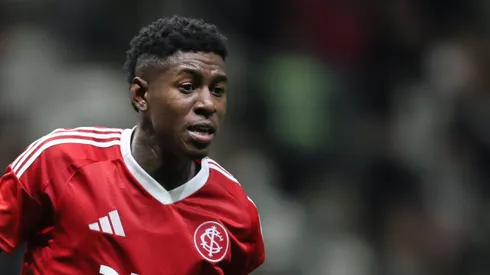 MG – BELO HORIZONTE – 12/06/2025 – BRASILEIRO A 2025, ATLETICO-MG X INTERNACIONAL – Vitao jogador do Internacional durante partida contra o Atletico-MG no estadio Arena MRV pelo campeonato Brasileiro A 2025. Foto: Gilson Lobo/AGIF