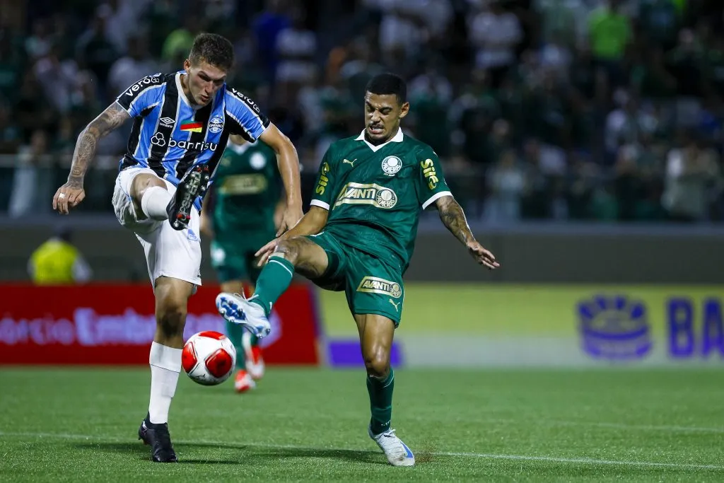 SP – BARUERI – 19/01/2025 – COPA SAO PAULO 2025, PALMEIRAS X GREMIO – Riquelme Fillipi jogador do Palmeiras durante partida contra o Gremio no estadio Arena Barueri pelo campeonato Copa Sao Paulo 2025. Foto: Marco Miatelo/AGIF