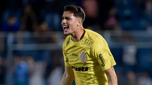 Felipe Longo em campo pelo Corinthians sub-20. Foto: Leonardo Lima/AGIF