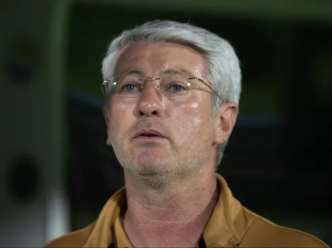 Torcida do Athletico quer demissão de Odair Hellmann