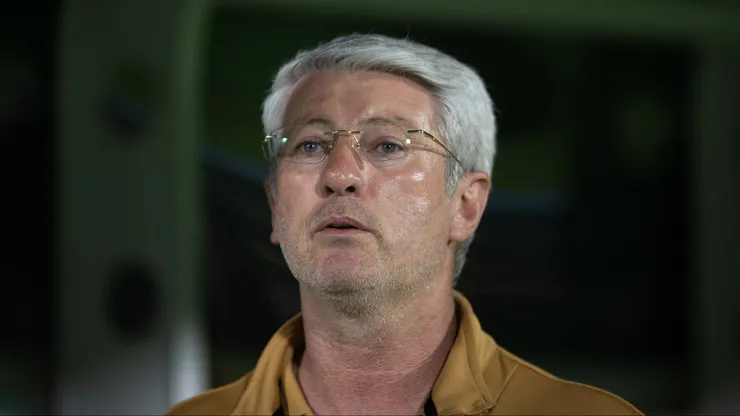 Odair Hellmann tecnico do Athletico-PR durante partida contra o Chapecoense no estadio Arena Conda pelo campeonato Brasileiro B 2025. Foto: Liamara Polli/AGIF