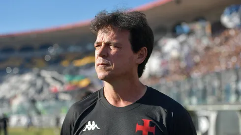 RJ – RIO DE JANEIRO – 05/10/2025 – BRASILEIRO A 2025, VASCO X VITORIA – Fernando Diniz tecnico do Vasco durante partida contra o Vitoria no estadio Sao Januario pelo campeonato Brasileiro A 2025. Foto: Thiago Ribeiro/AGIF
