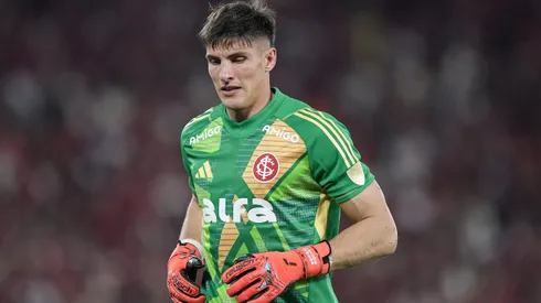 Rochet goleiro do Internacional durante partida contra o Flamengo no estadio Maracana pelo campeonato Copa Libertadores 2025.