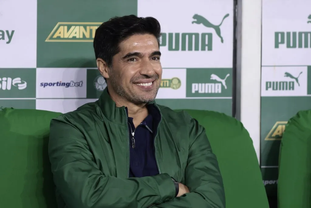 SP – SAO PAULO – 15/10/2025 – BRASILEIRO A 2025, PALMEIRAS X BRAGANTINO – Abel Ferreira tecnico do Palmeiras durante partida contra o Bragantino no estadio Arena Allianz Parque pelo campeonato Brasileiro A 2025. Foto: Marcello Zambrana/AGIF