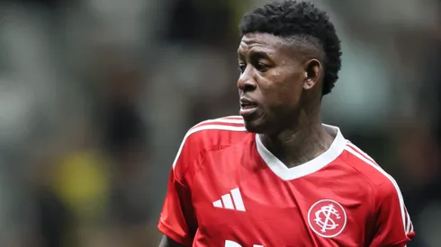 Vitão, jogador do Internacional