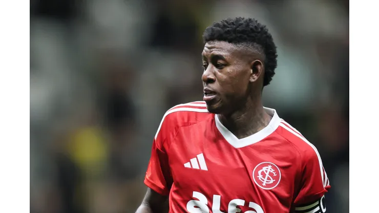 Vitão, jogador do Internacional