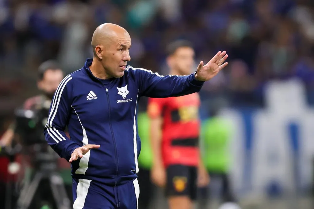 Leonardo Jardim técnico do Cruzeiro durante partida contra o Sport – Foto: Gilson Lobo/AGIF