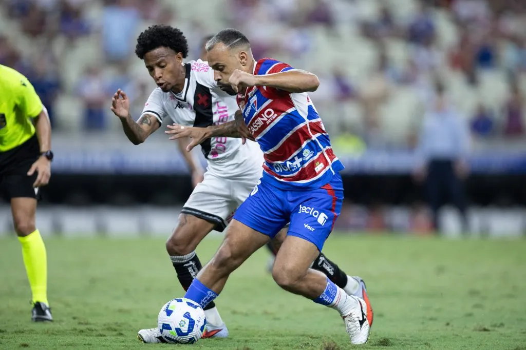 CE – FORTALEZA – 15/10/2025 – BRASILEIRO A 2025, FORTALEZA X VASCO – Moises  do Fortaleza durante partida contra o Vasco no estadio Arena Castelao pelo campeonato Brasileiro A 2025. Foto: Baggio Rodrigues/AGIF