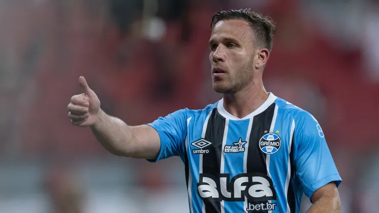 Arthur, volante do Grêmio. Foto: Liamara Polli/AGIF