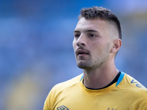 Alvo do Botafogo, Gabriel Grando abre o jogo sobre futuro no Grêmio