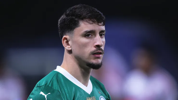 SP - SAO PAULO - 13/09/2025 - BRASILEIRO A 2025, PALMEIRAS X INTERNACIONAL - Joaquin Piquerez jogador do Palmeiras durante partida contra o Internacional no estadio Arena Allianz Parque pelo campeonato Brasileiro A 2025. Foto: Ettore Chiereguini/AGIF